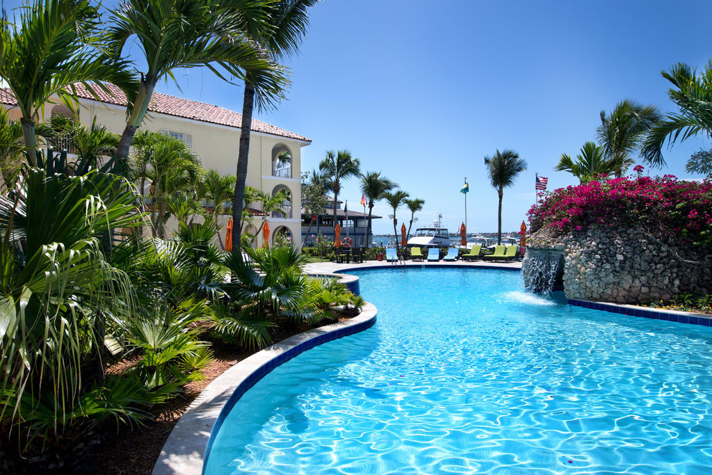 Paradise Harbour Club & Marina 나사우 외부 사진